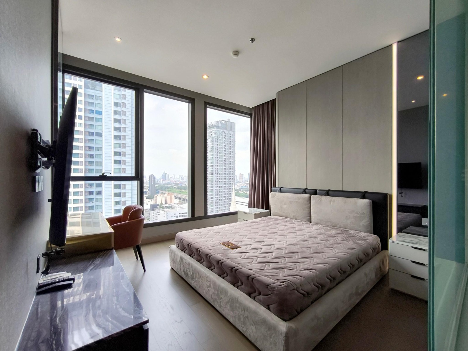 2-Bedroom, 2-Bathroom Condo for Rent at THE ESSE at SINGHA COMPLEX, 78 sq.m., ฿75,000/Month, Near MRT Phetchaburi – Luxury Living in Asoke-Petchaburi