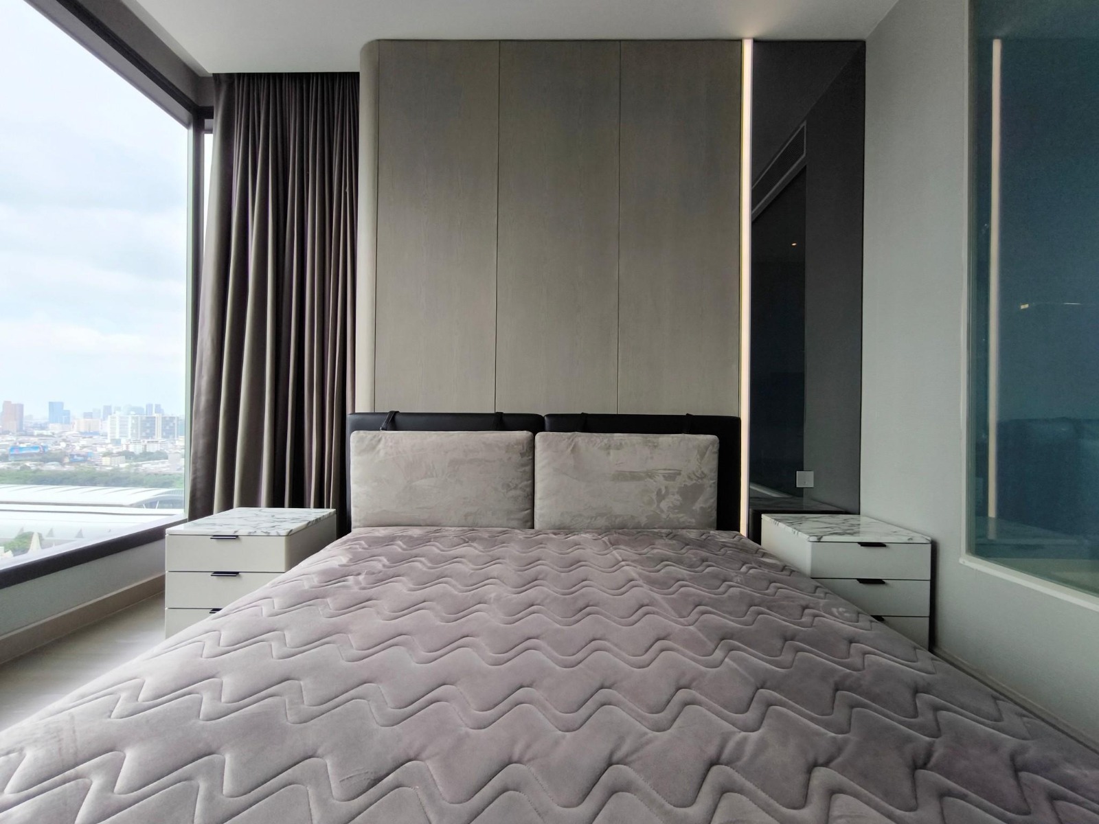 2-Bedroom, 2-Bathroom Condo for Rent at THE ESSE at SINGHA COMPLEX, 78 sq.m., ฿75,000/Month, Near MRT Phetchaburi – Luxury Living in Asoke-Petchaburi