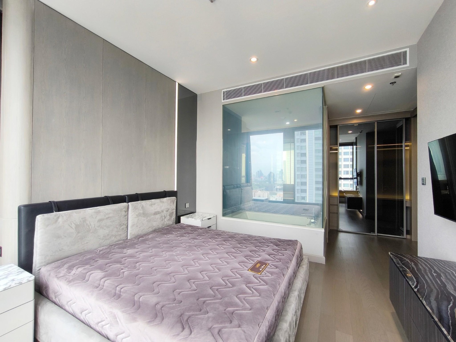 2-Bedroom, 2-Bathroom Condo for Rent at THE ESSE at SINGHA COMPLEX, 78 sq.m., ฿75,000/Month, Near MRT Phetchaburi – Luxury Living in Asoke-Petchaburi