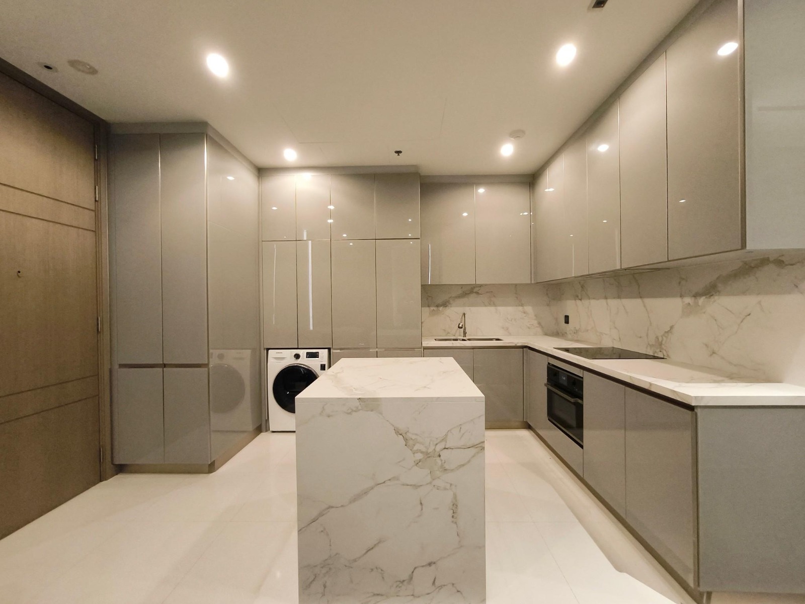 2-Bedroom, 2-Bathroom Condo for Rent at THE ESSE at SINGHA COMPLEX, 78 sq.m., ฿75,000/Month, Near MRT Phetchaburi – Luxury Living in Asoke-Petchaburi