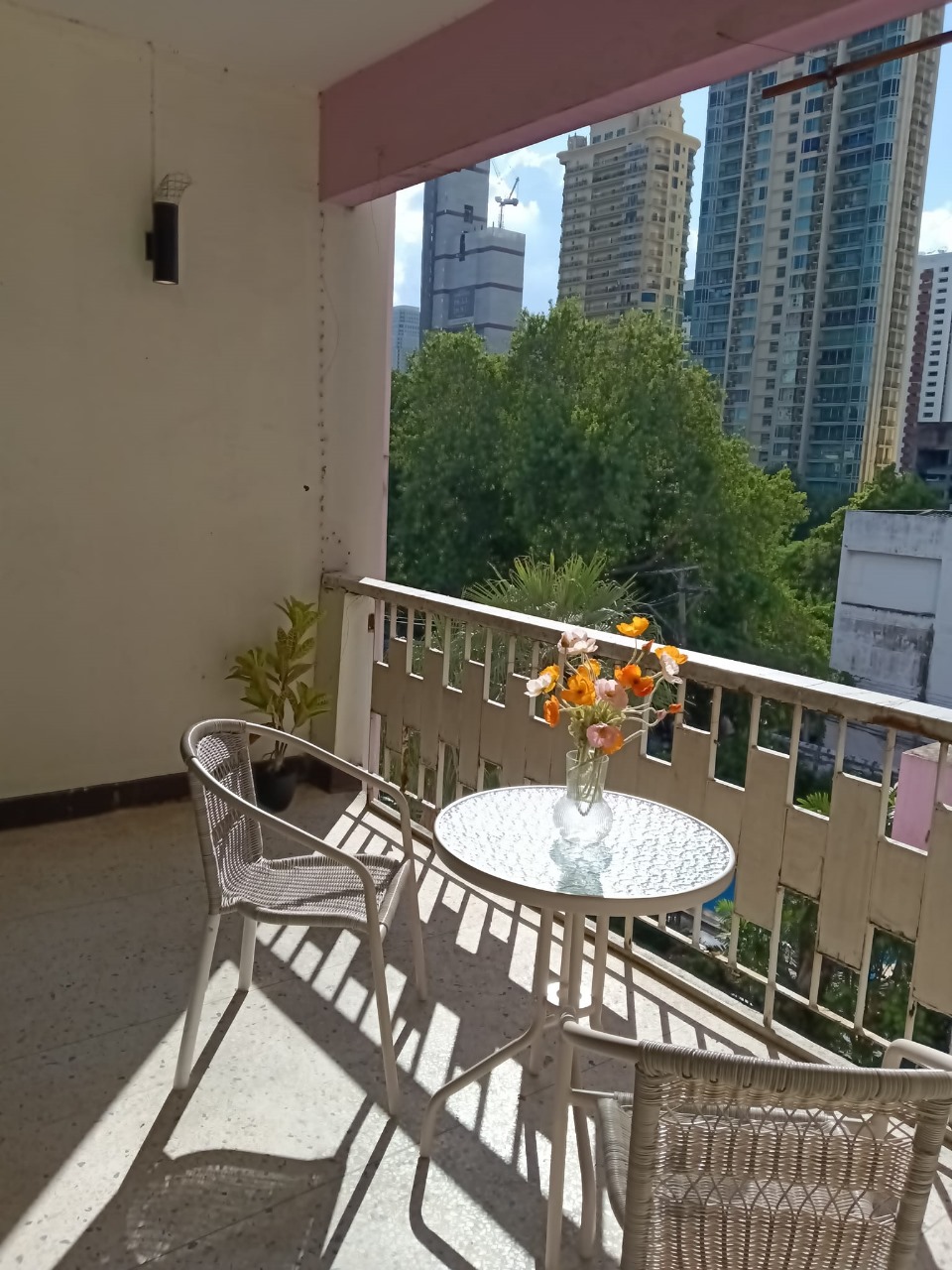 3-Bedroom 2-Bathroom 200 sqm Condo at Swasdi Mansion for Rent 55,000 THB/month near BTS Phrom Phong