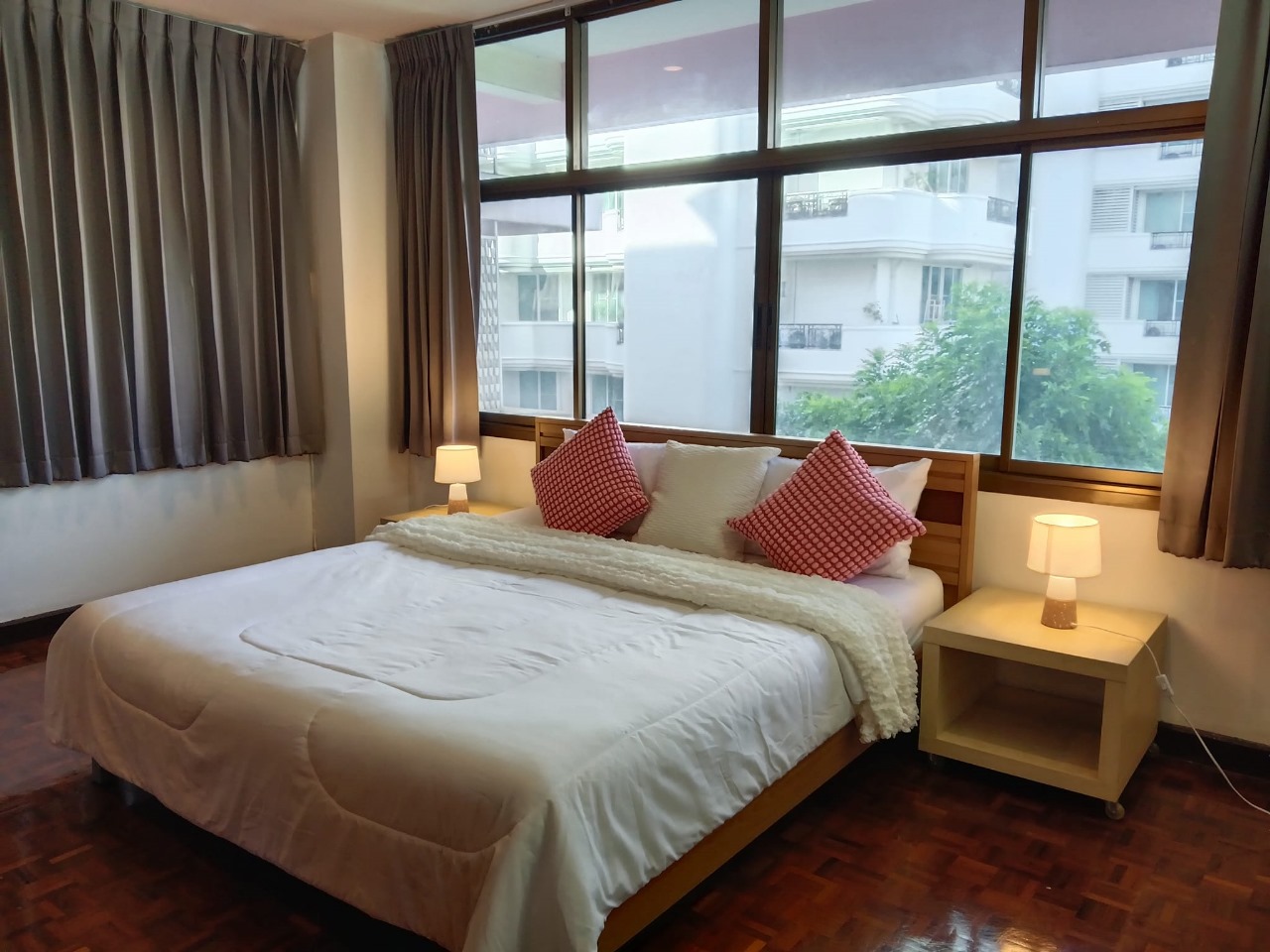 3-Bedroom 2-Bathroom 200 sqm Condo at Swasdi Mansion for Rent 55,000 THB/month near BTS Phrom Phong