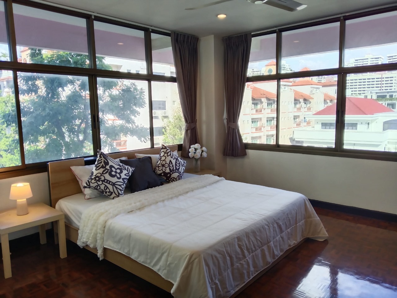 3-Bedroom 2-Bathroom 200 sqm Condo at Swasdi Mansion for Rent 55,000 THB/month near BTS Phrom Phong