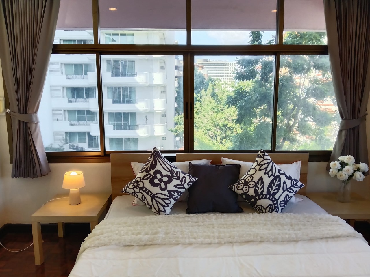 3-Bedroom 2-Bathroom 200 sqm Condo at Swasdi Mansion for Rent 55,000 THB/month near BTS Phrom Phong