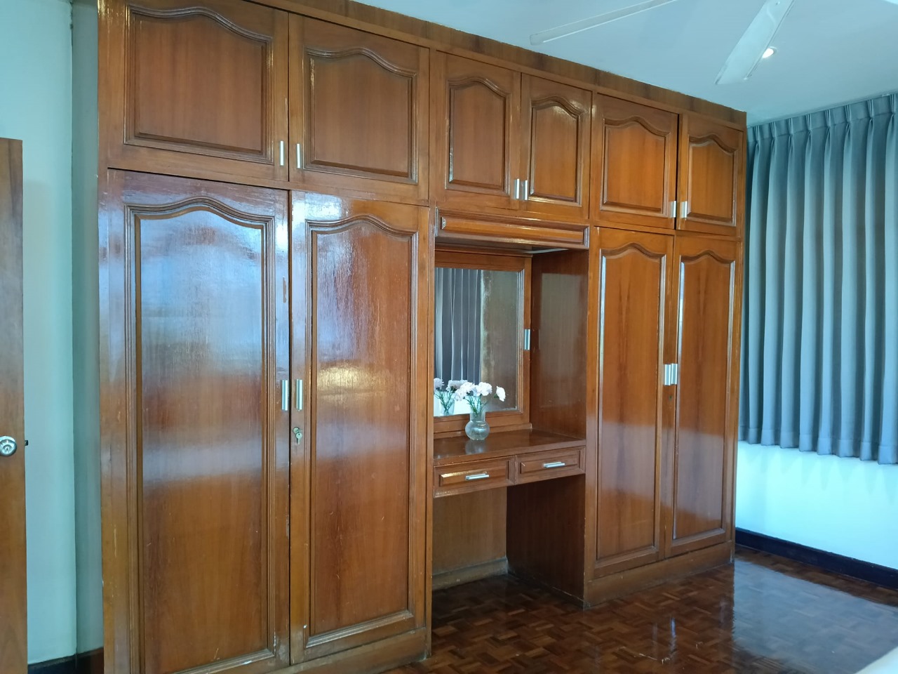 3-Bedroom 2-Bathroom 200 sqm Condo at Swasdi Mansion for Rent 55,000 THB/month near BTS Phrom Phong