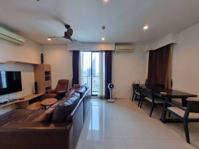 2-Bedroom 2-Bathroom 86 sqm Condo at Villa Asoke Condominium for Rent 45,000 THB/month near MRT Phetchaburi Station