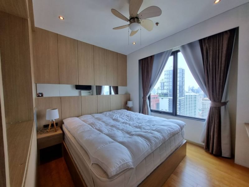 2-Bedroom 2-Bathroom 86 sqm Condo at Villa Asoke Condominium for Rent 45,000 THB/month near MRT Phetchaburi Station