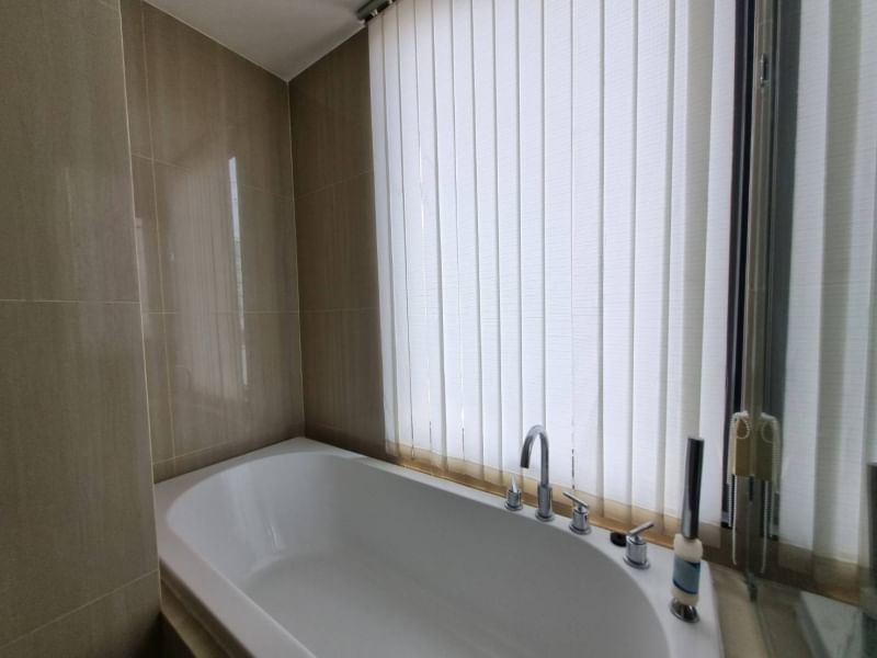 2-Bedroom 2-Bathroom 86 sqm Condo at Villa Asoke Condominium for Rent 45,000 THB/month near MRT Phetchaburi Station