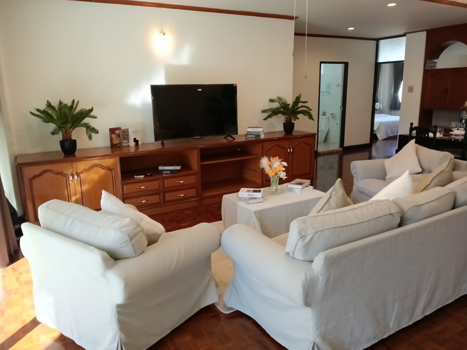 3-Bed 2-Bath Condo at Swasdi Mansion, 200sqm for Rent near BTS Phrom Phong – ฿55,000/Month