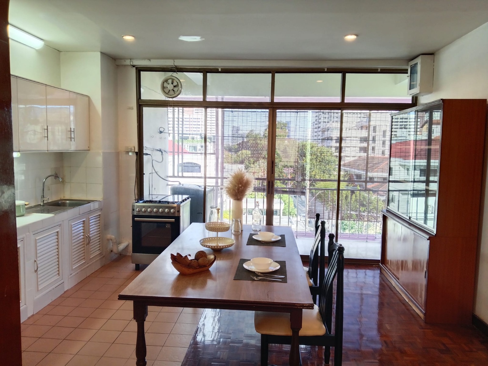 3-Bed 2-Bath Condo at Swasdi Mansion, 200sqm for Rent near BTS Phrom Phong – ฿55,000/Month