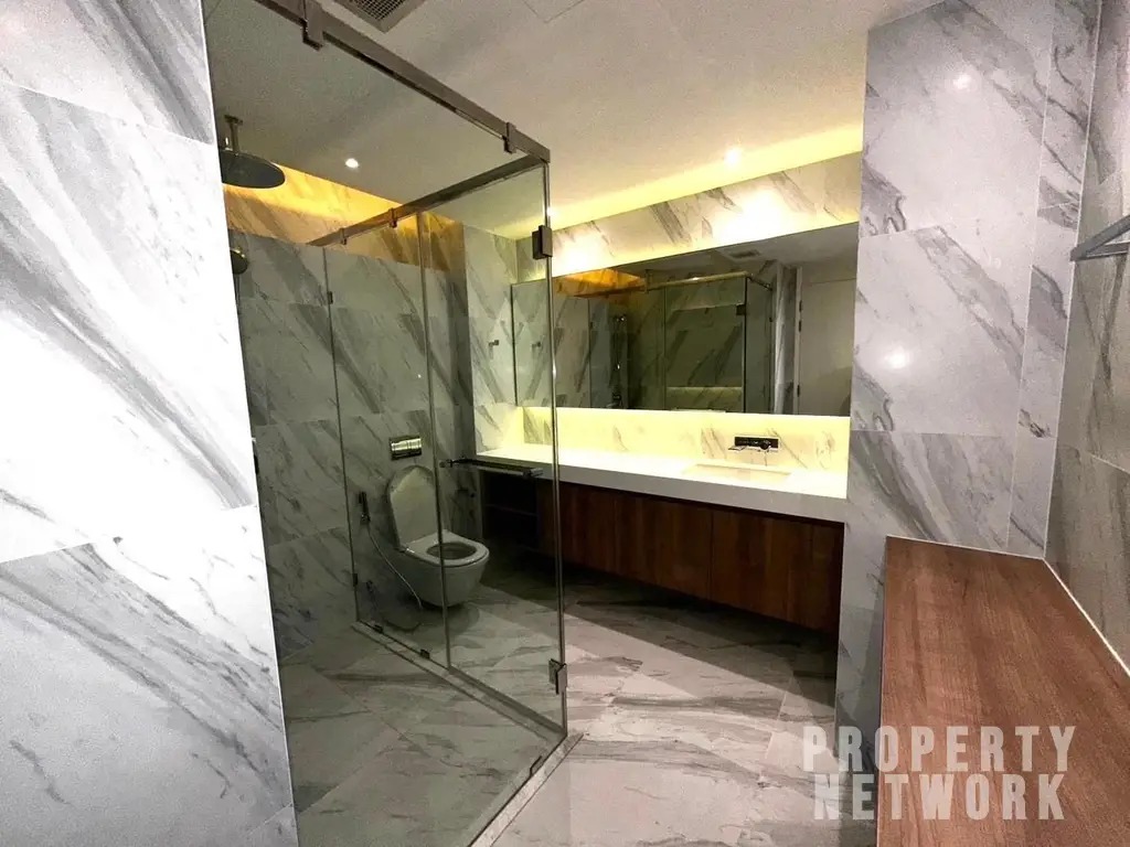 1-Bedroom, 1-Bathroom Condo for Rent at Muniq Sukhumvit 23, 43 sqm, ฿45,000/month, Near MRT Sukhumvit & BTS Asoke, Fully Furnished, Pet-Friendly