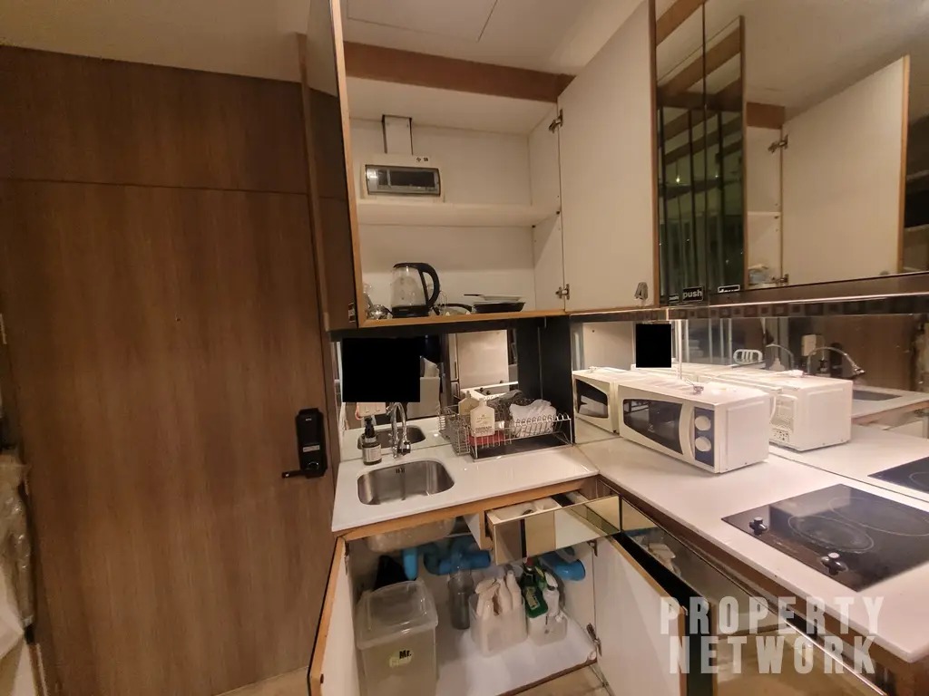 1-Bed, 1-Bath Condo for Rent/Sale at Noble Refine Phromphong, 32 sq.m., ฿22,000/month or ฿7,004,000, Near BTS Phrom Phong, Fully Furnished, Prime Location