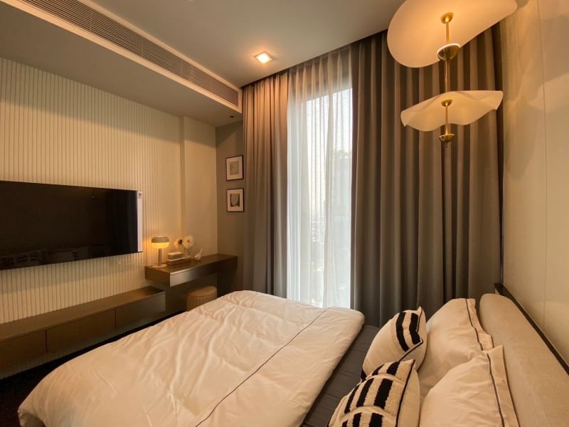 Luxurious 2-bedroom 2-bathroom condo for rent at Laviq Sukhumvit 57, 97.5 sqm with 5-star amenities. Prime Thong Lo location. Rent 140,000 THB/month near BTS Thonglor
