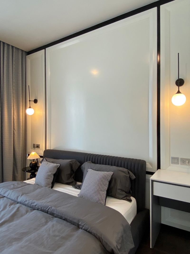 Luxurious 2-bedroom 2-bathroom condo for rent at Laviq Sukhumvit 57, 97.5 sqm with 5-star amenities. Prime Thong Lo location. Rent 140,000 THB/month near BTS Thonglor