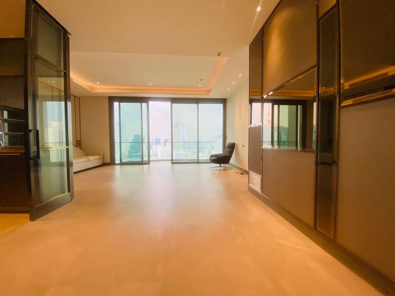 Discover unmatched luxury at The Residences at Mandarin Oriental Bangkok. A stunning 2-bedroom, 2.5-bathroom condo, 150.17 sqm, for sale at 71,990,000 THB near BTS Charoen Nakhon