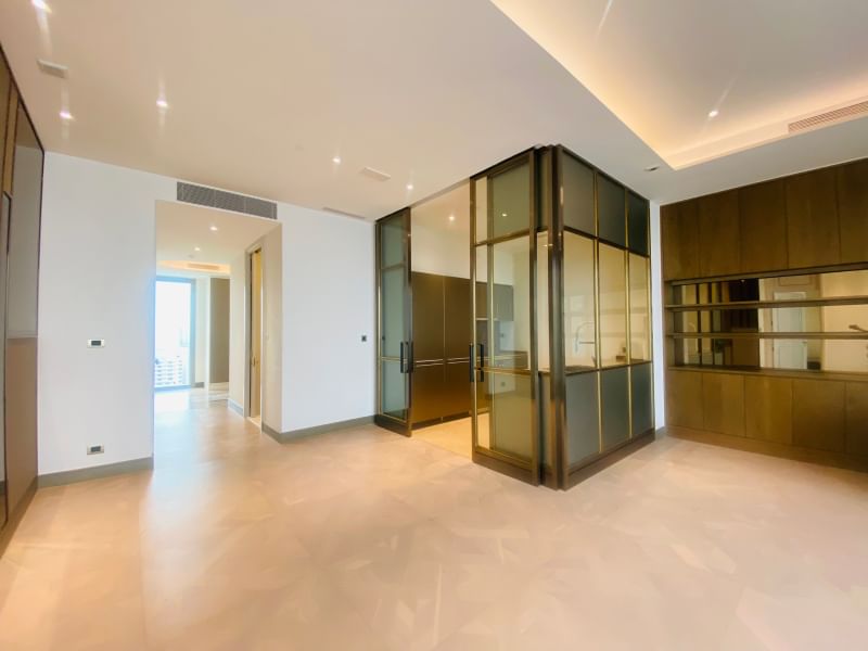 Discover unmatched luxury at The Residences at Mandarin Oriental Bangkok. A stunning 2-bedroom, 2.5-bathroom condo, 150.17 sqm, for sale at 71,990,000 THB near BTS Charoen Nakhon