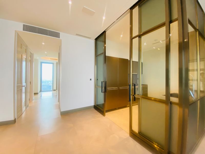 Discover unmatched luxury at The Residences at Mandarin Oriental Bangkok. A stunning 2-bedroom, 2.5-bathroom condo, 150.17 sqm, for sale at 71,990,000 THB near BTS Charoen Nakhon
