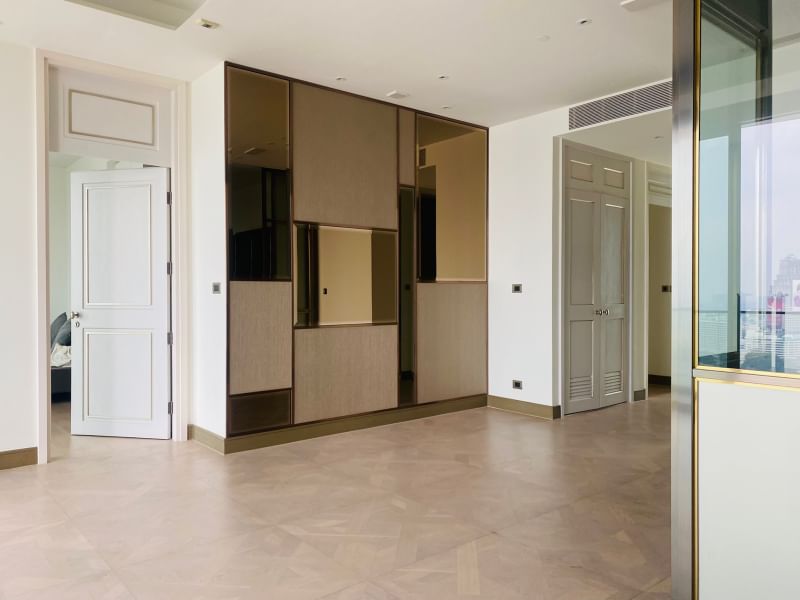 Discover unmatched luxury at The Residences at Mandarin Oriental Bangkok. A stunning 2-bedroom, 2.5-bathroom condo, 150.17 sqm, for sale at 71,990,000 THB near BTS Charoen Nakhon