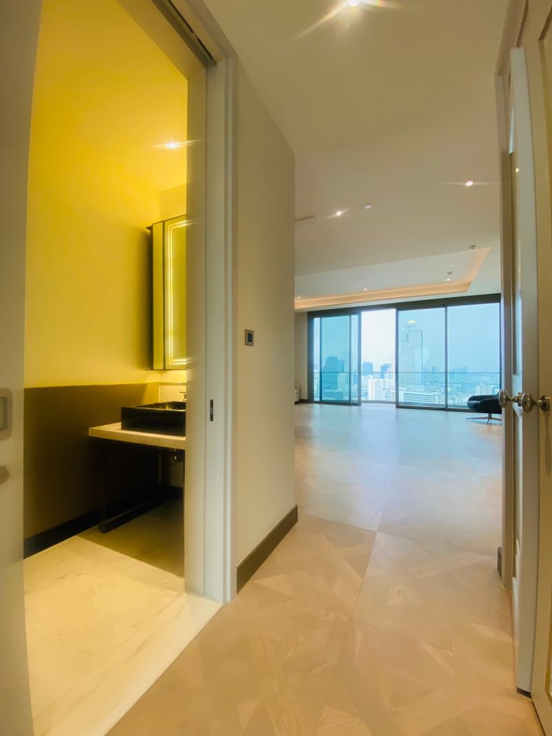 Discover unmatched luxury at The Residences at Mandarin Oriental Bangkok. A stunning 2-bedroom, 2.5-bathroom condo, 150.17 sqm, for sale at 71,990,000 THB near BTS Charoen Nakhon