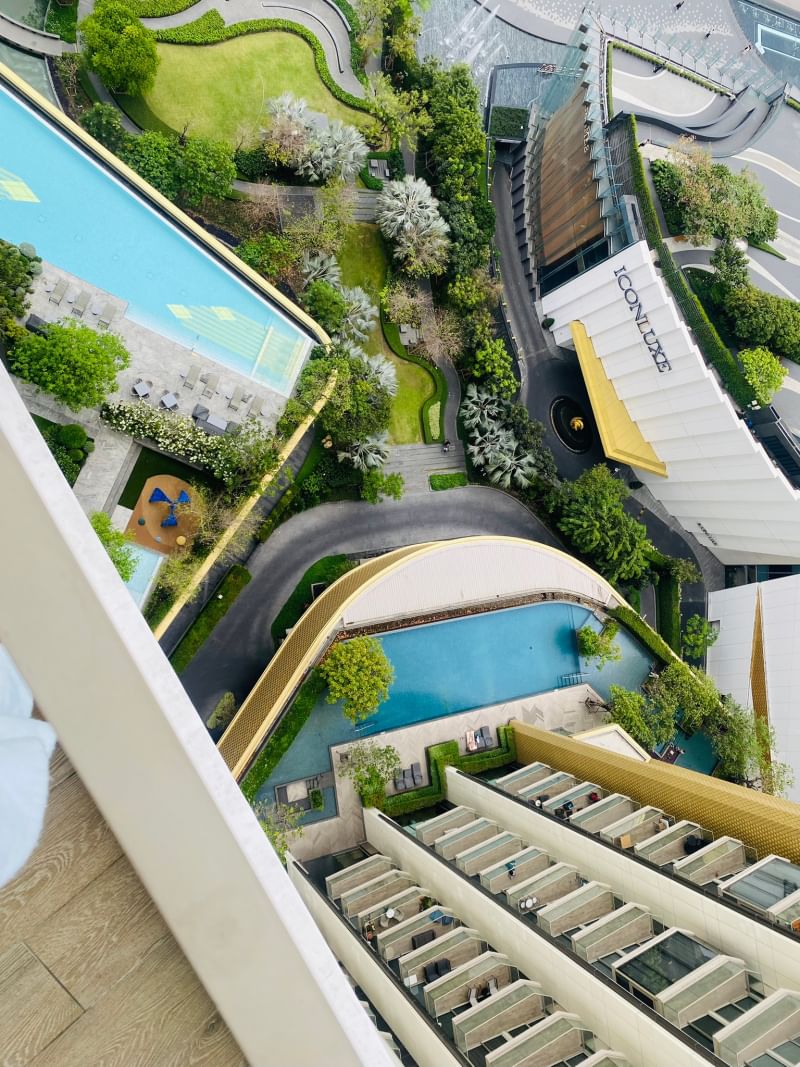 Discover unmatched luxury at The Residences at Mandarin Oriental Bangkok. A stunning 2-bedroom, 2.5-bathroom condo, 150.17 sqm, for sale at 71,990,000 THB near BTS Charoen Nakhon