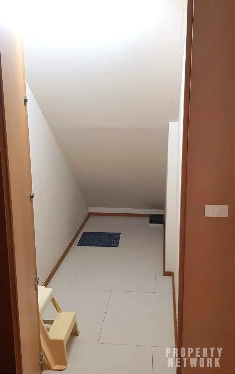 Luxurious 1-bedroom condo for rent at The Emporio Place, Sukhumvit 24. Spacious 95 sqm unit with modern furnishings and world-class amenities. THB 49,000/month near BTS Phrom Phong