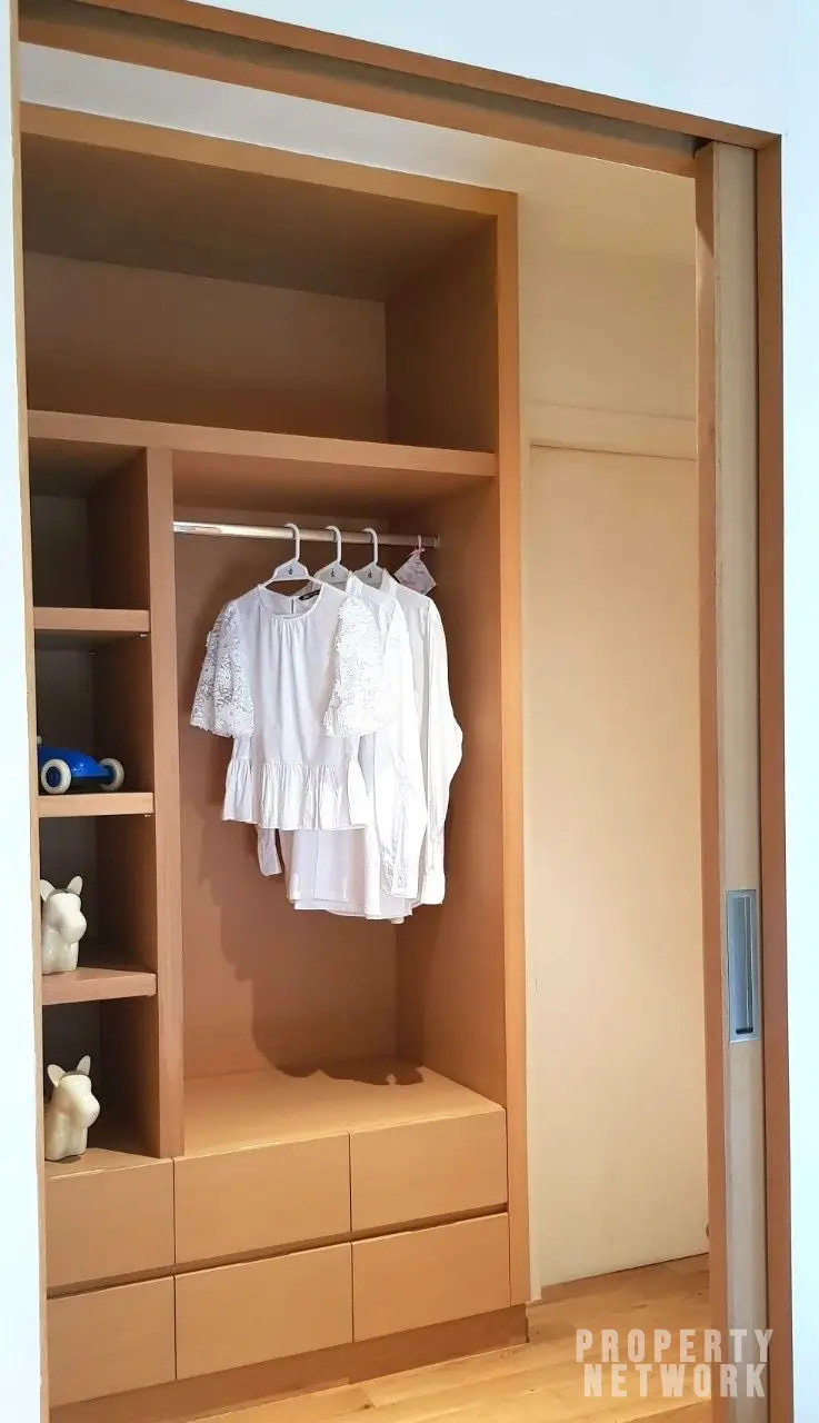Luxurious 1-bedroom condo for rent at The Emporio Place, Sukhumvit 24. Spacious 95 sqm unit with modern furnishings and world-class amenities. THB 49,000/month near BTS Phrom Phong