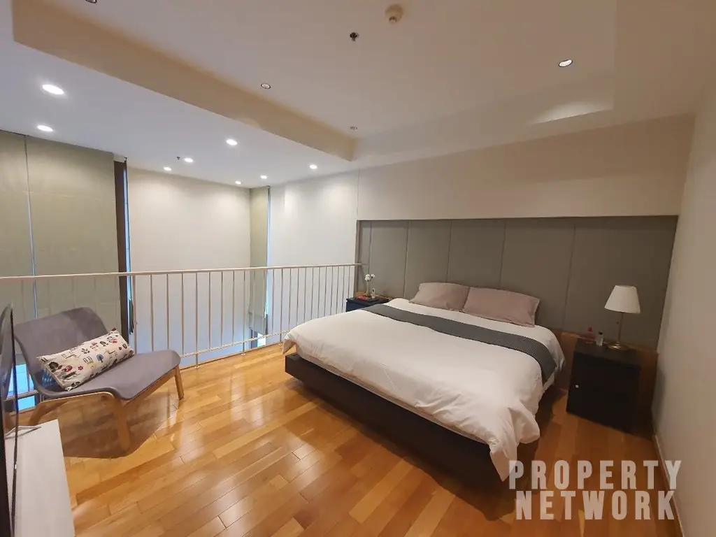 Luxurious 1-bedroom condo for rent at The Emporio Place, Sukhumvit 24. Spacious 95 sqm unit with modern furnishings and world-class amenities. THB 49,000/month near BTS Phrom Phong