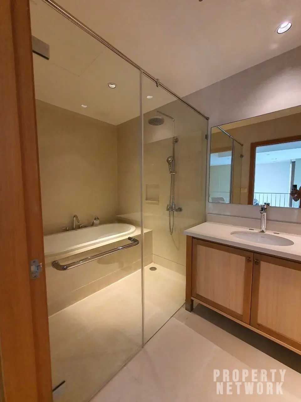 Luxurious 1-bedroom condo for rent at The Emporio Place, Sukhumvit 24. Spacious 95 sqm unit with modern furnishings and world-class amenities. THB 49,000/month near BTS Phrom Phong