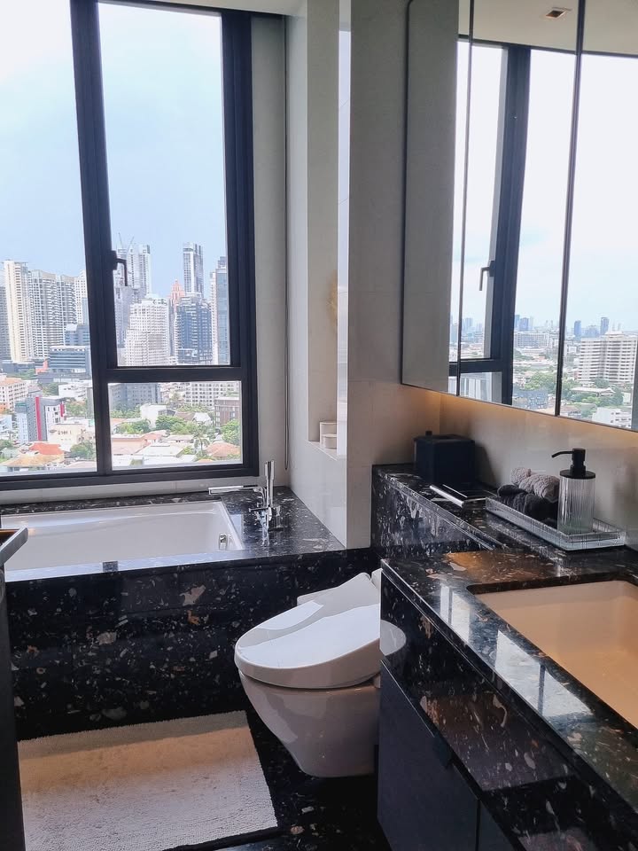 2BR, 2BTH, 83 sqm Condo for Rent/Sale at BEATNIQ Sukhumvit 32, ฿95,000/month or ฿19,550,000 – Near BTS Thong Lo, Luxury Living in Prime Location