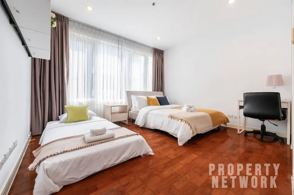 Spacious 2-bedroom, 2-bathroom condo for rent at Baan Siri 24, 110 sqm on the 20th floor. Fully furnished, prime Sukhumvit location, 70,000 THB/month near BTS Phrom Phong