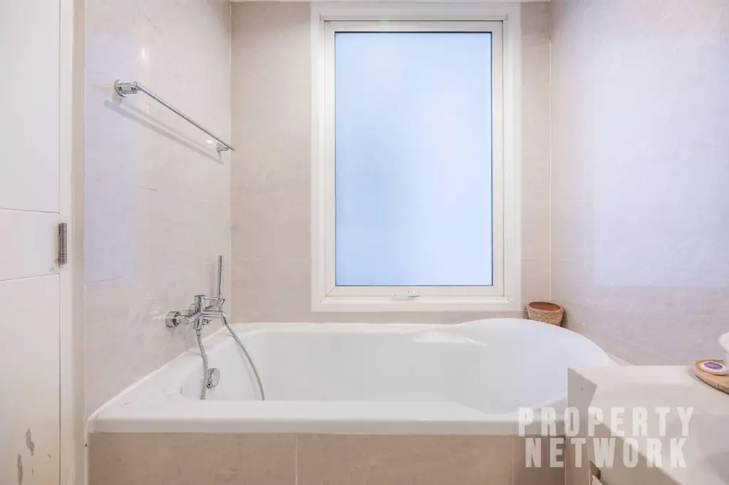 Spacious 2-bedroom, 2-bathroom condo for rent at Baan Siri 24, 110 sqm on the 20th floor. Fully furnished, prime Sukhumvit location, 70,000 THB/month near BTS Phrom Phong