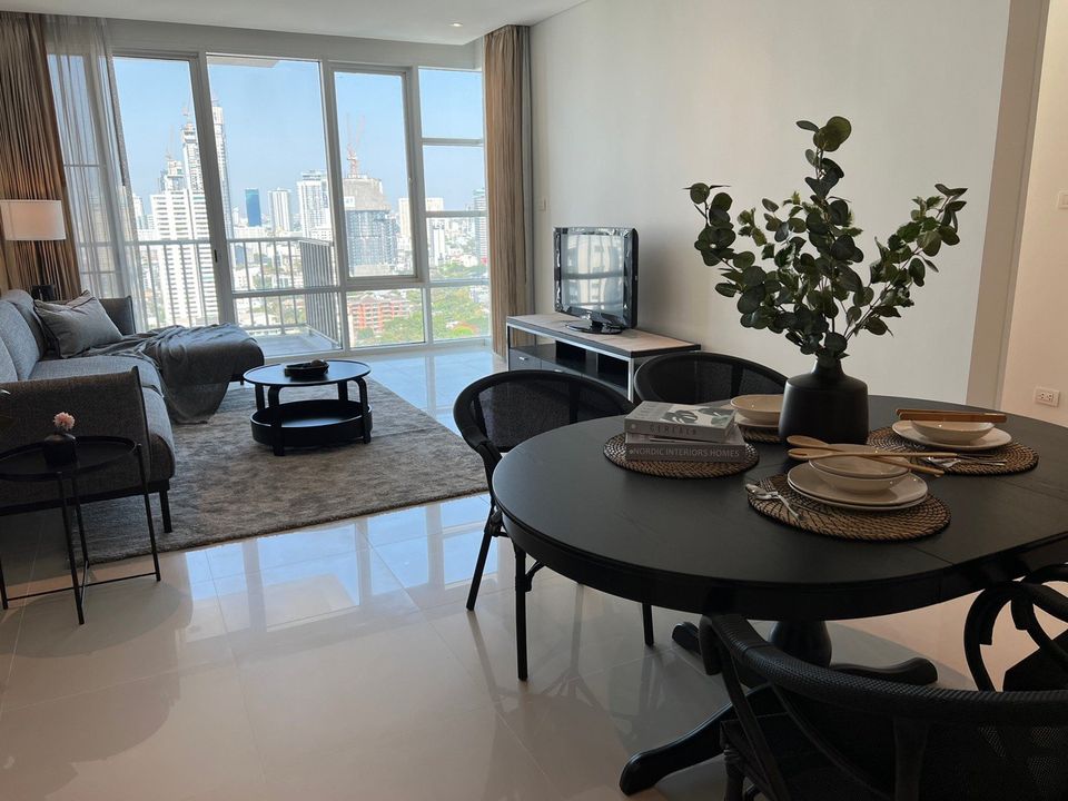 2-Bed, 2-Bath, 106 sqm Condo for Rent at FULLERTON Sukhumvit, Ekamai BTS, ฿83,000/month – Luxurious Living with City Views & Premium Amenities