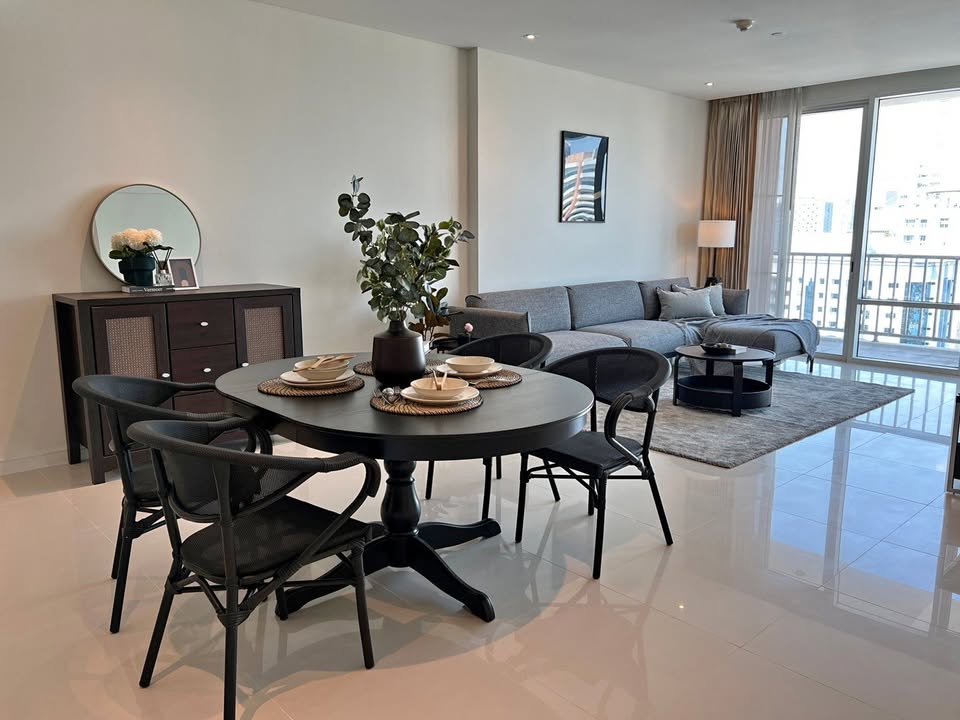 2-Bed, 2-Bath, 106 sqm Condo for Rent at FULLERTON Sukhumvit, Ekamai BTS, ฿83,000/month – Luxurious Living with City Views & Premium Amenities