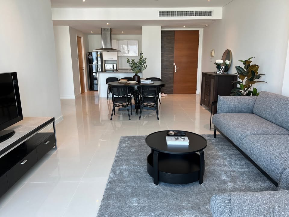 2-Bed, 2-Bath, 106 sqm Condo for Rent at FULLERTON Sukhumvit, Ekamai BTS, ฿83,000/month – Luxurious Living with City Views & Premium Amenities