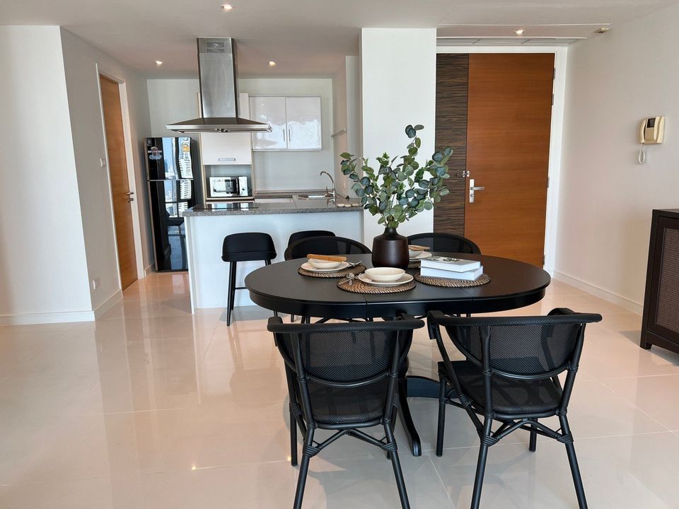 2-Bed, 2-Bath, 106 sqm Condo for Rent at FULLERTON Sukhumvit, Ekamai BTS, ฿83,000/month – Luxurious Living with City Views & Premium Amenities