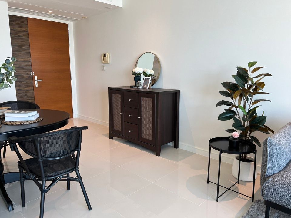 2-Bed, 2-Bath, 106 sqm Condo for Rent at FULLERTON Sukhumvit, Ekamai BTS, ฿83,000/month – Luxurious Living with City Views & Premium Amenities