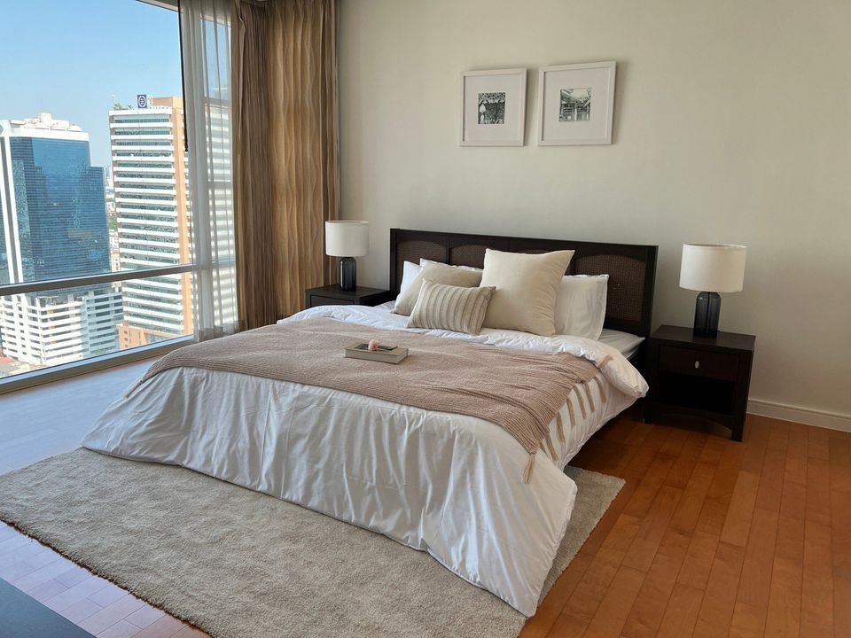2-Bed, 2-Bath, 106 sqm Condo for Rent at FULLERTON Sukhumvit, Ekamai BTS, ฿83,000/month – Luxurious Living with City Views & Premium Amenities