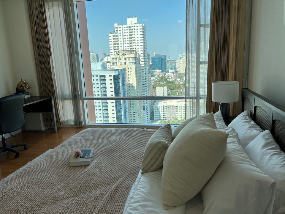 2-Bed, 2-Bath, 106 sqm Condo for Rent at FULLERTON Sukhumvit, Ekamai BTS, ฿83,000/month – Luxurious Living with City Views & Premium Amenities