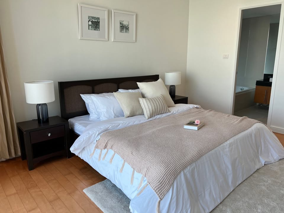 2-Bed, 2-Bath, 106 sqm Condo for Rent at FULLERTON Sukhumvit, Ekamai BTS, ฿83,000/month – Luxurious Living with City Views & Premium Amenities