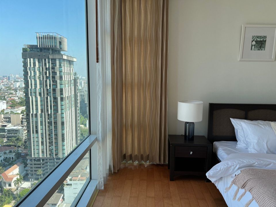 2-Bed, 2-Bath, 106 sqm Condo for Rent at FULLERTON Sukhumvit, Ekamai BTS, ฿83,000/month – Luxurious Living with City Views & Premium Amenities