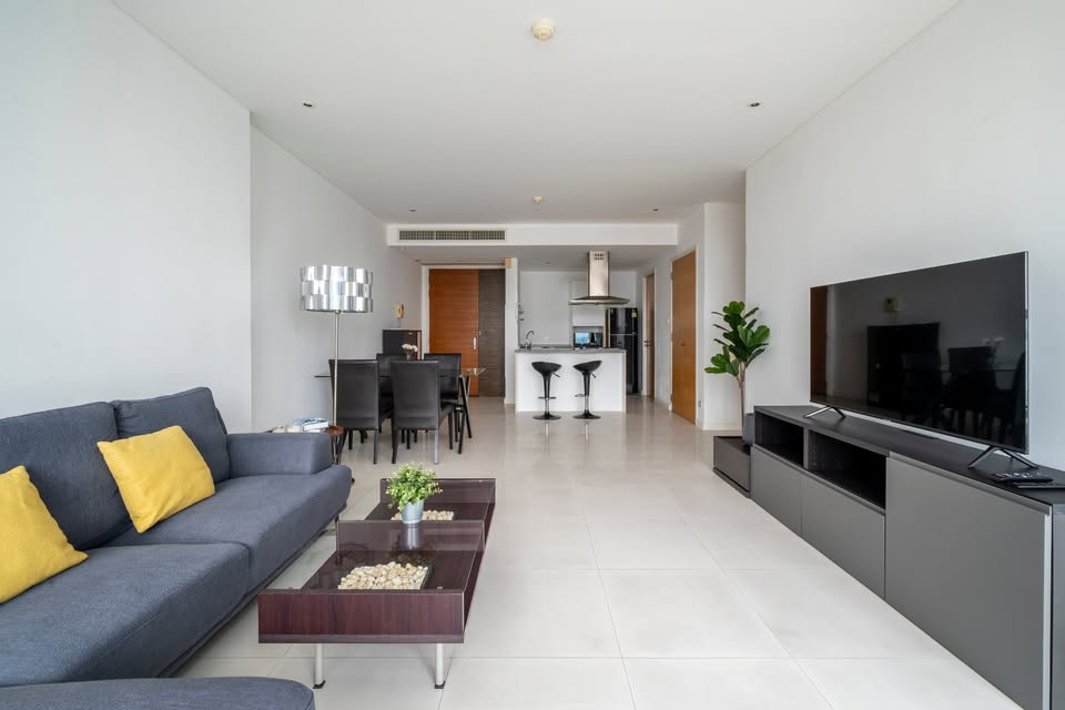 2-Bed, 2-Bath Condo for Rent at FULLERTON, Ekamai | 96 sqm, Fully Furnished, ฿85,000/month | Prime Location Next to Ekamai BTS | Pet-Friendly