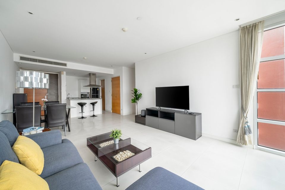 2-Bed, 2-Bath Condo for Rent at FULLERTON, Ekamai | 96 sqm, Fully Furnished, ฿85,000/month | Prime Location Next to Ekamai BTS | Pet-Friendly