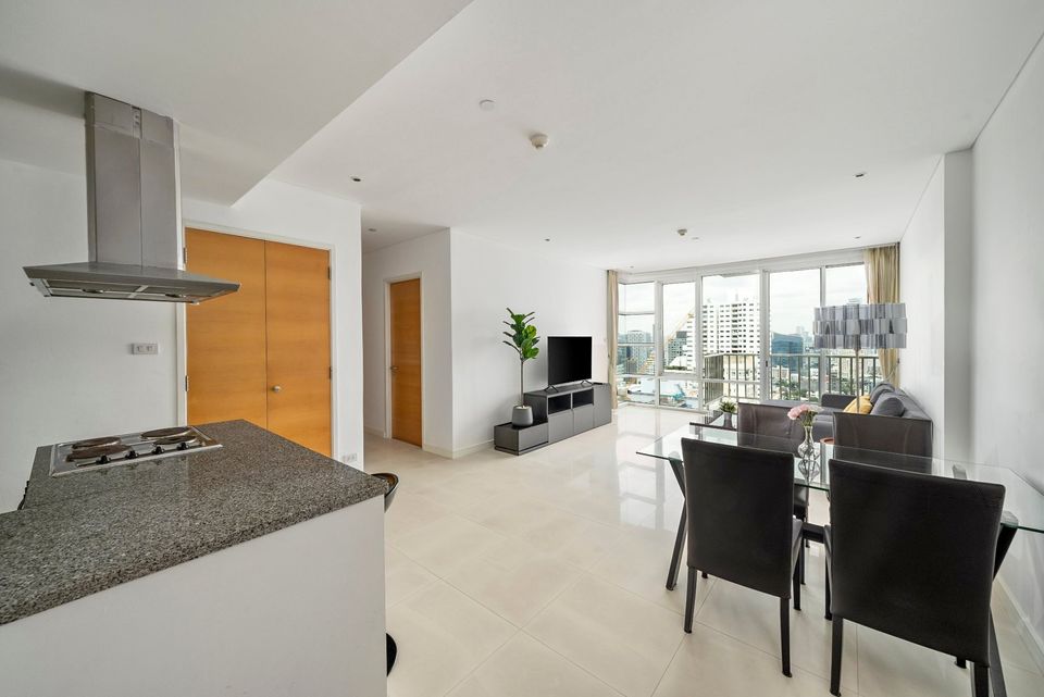 2-Bed, 2-Bath Condo for Rent at FULLERTON, Ekamai | 96 sqm, Fully Furnished, ฿85,000/month | Prime Location Next to Ekamai BTS | Pet-Friendly