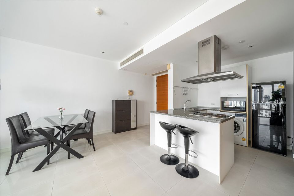2-Bed, 2-Bath Condo for Rent at FULLERTON, Ekamai | 96 sqm, Fully Furnished, ฿85,000/month | Prime Location Next to Ekamai BTS | Pet-Friendly