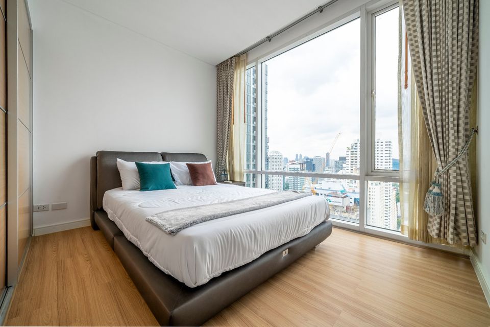 2-Bed, 2-Bath Condo for Rent at FULLERTON, Ekamai | 96 sqm, Fully Furnished, ฿85,000/month | Prime Location Next to Ekamai BTS | Pet-Friendly