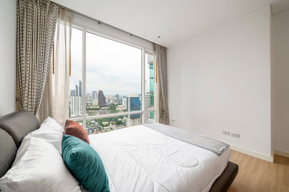 2-Bed, 2-Bath Condo for Rent at FULLERTON, Ekamai | 96 sqm, Fully Furnished, ฿85,000/month | Prime Location Next to Ekamai BTS | Pet-Friendly