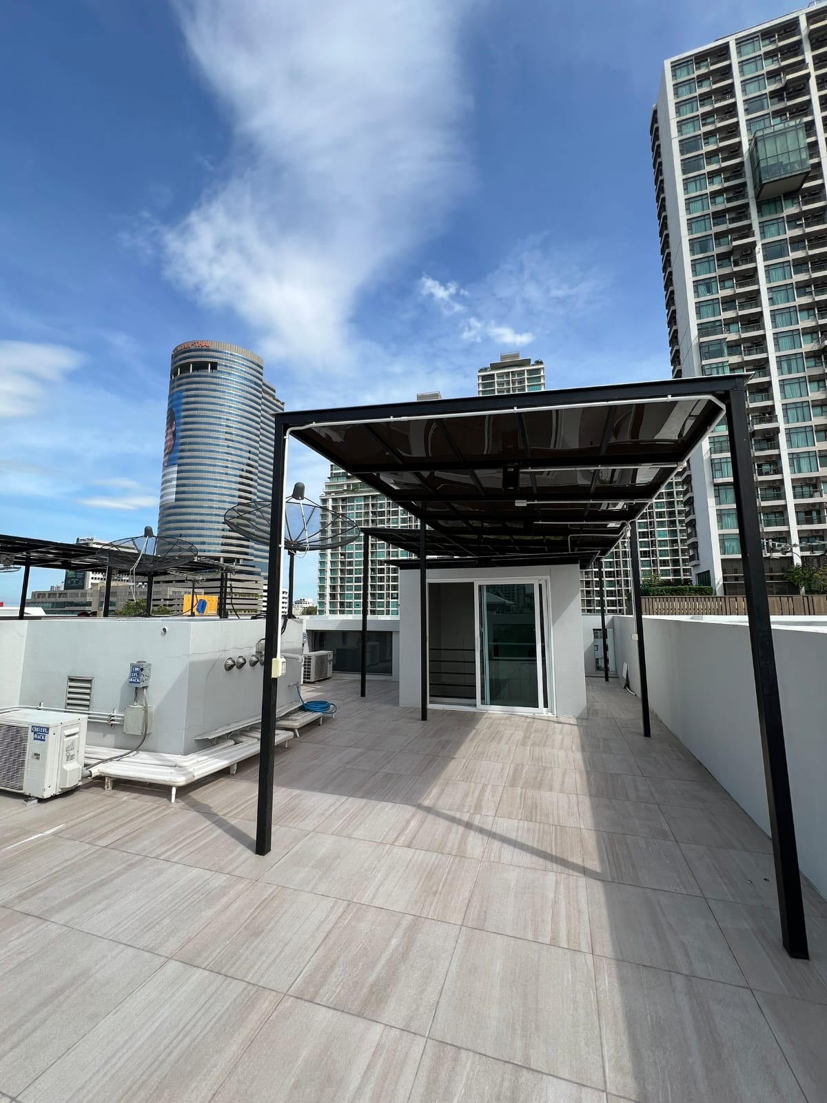 Luxury 4-bedroom, 5-bathroom villa at Quarter 39 in Sukhumvit for rent 190,000 THB/month. Fully furnished, 480 sqm with premium amenities Near BTS Phrom Phong