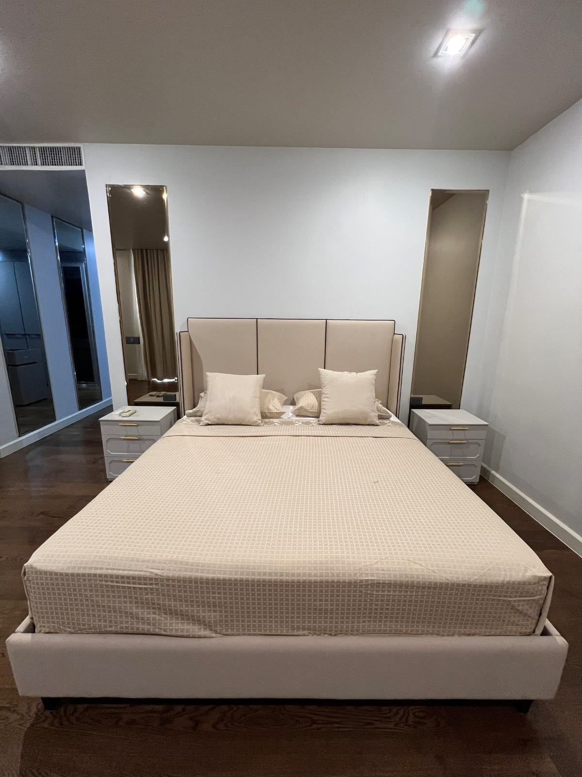 Luxury 4-bedroom, 5-bathroom villa at Quarter 39 in Sukhumvit for rent 190,000 THB/month. Fully furnished, 480 sqm with premium amenities Near BTS Phrom Phong