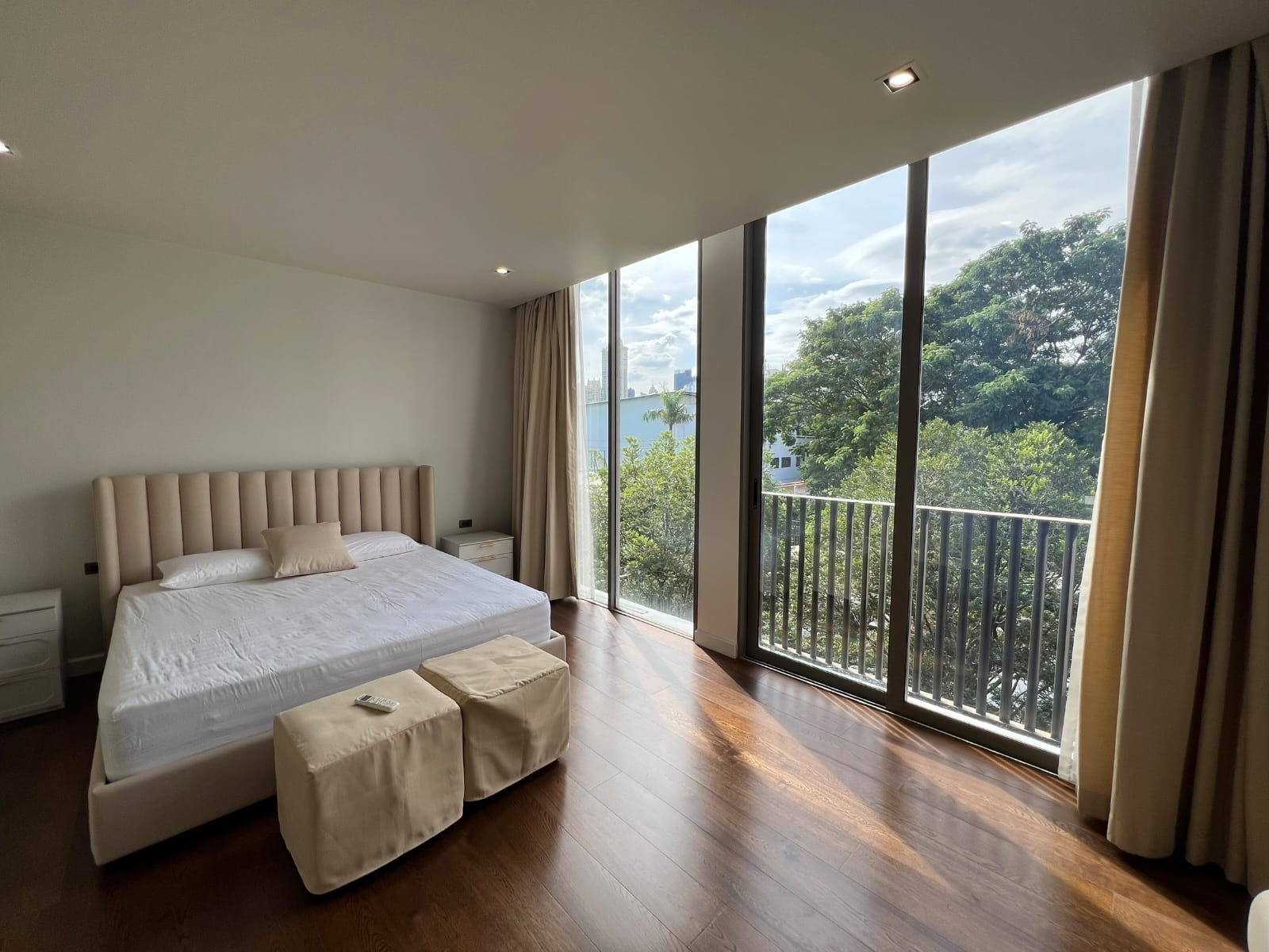 Luxury 4-bedroom, 5-bathroom villa at Quarter 39 in Sukhumvit for rent 190,000 THB/month. Fully furnished, 480 sqm with premium amenities Near BTS Phrom Phong