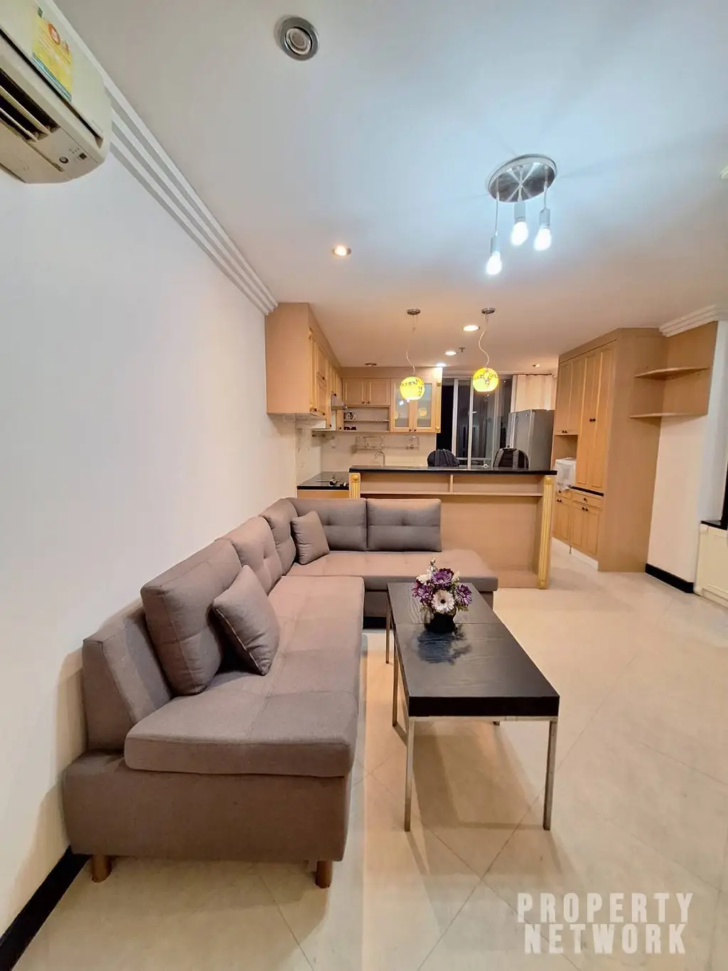 Spacious 78 sqm 1-bedroom condo for rent at Asoke Place, Sukhumvit. Fully furnished, great amenities, near BTS Asoke & MRT Sukhumvit. Rent: 28,000 THB/month.